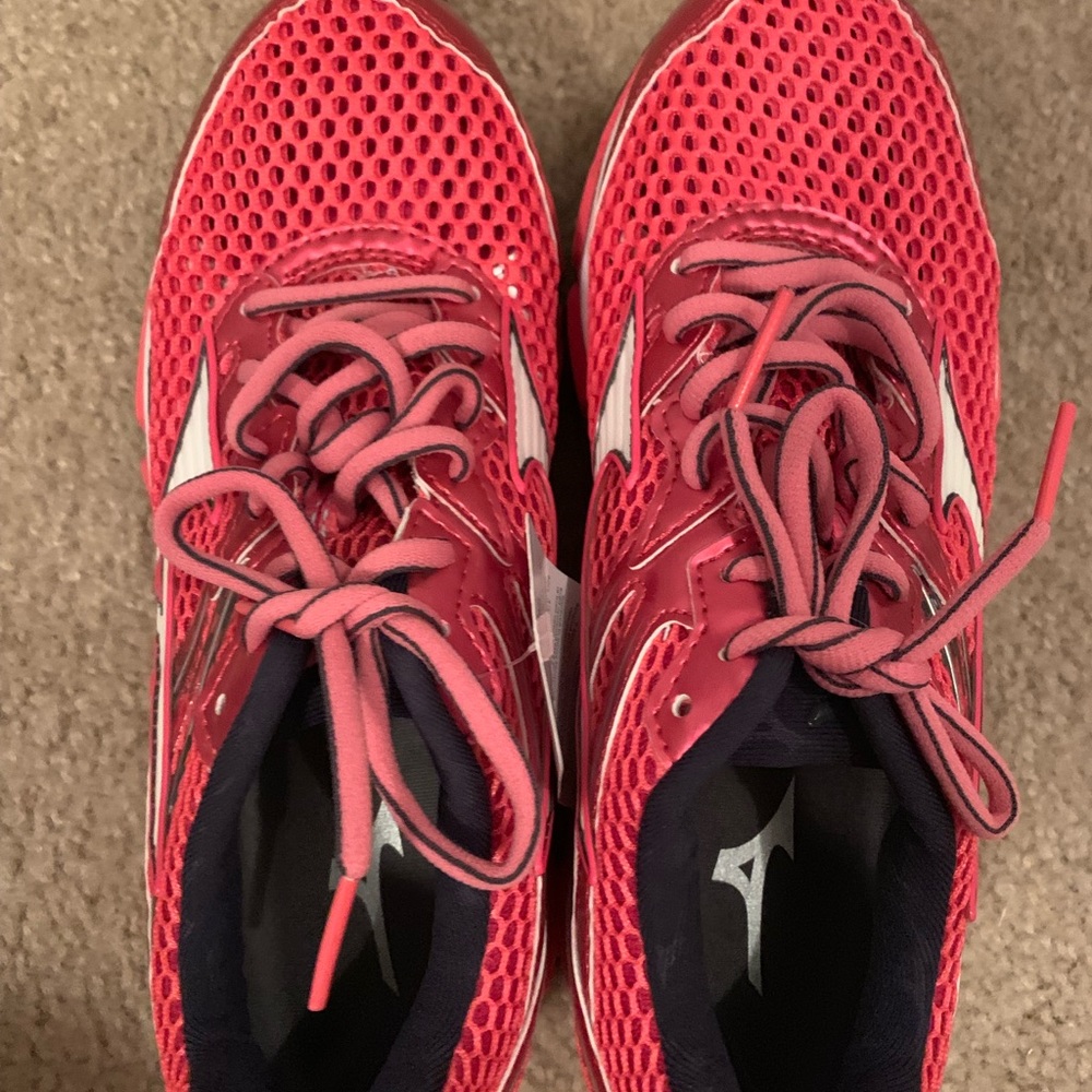 Shoes - Picture 4 of 4